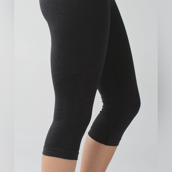 Lululemon Athletica In The‎ Flow II Heathered Black leggings Size 4 - Picture 4 of 11